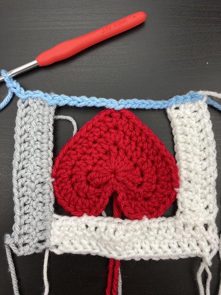 foundation row for the fourth panel of the log cabin love block